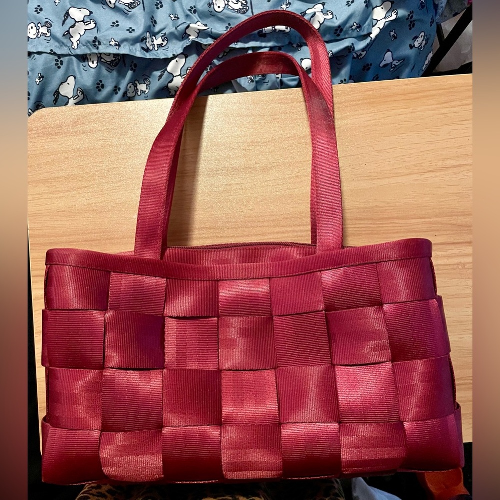 Harveys Large Satchel Seatbelt Bag - Picture 3 of 3